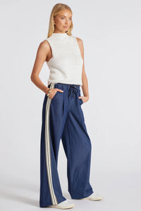 Shorty Tencel Pull On Pant