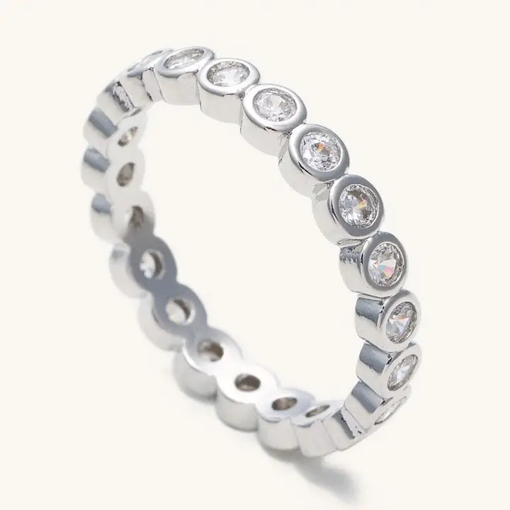 Evie Circle Ring