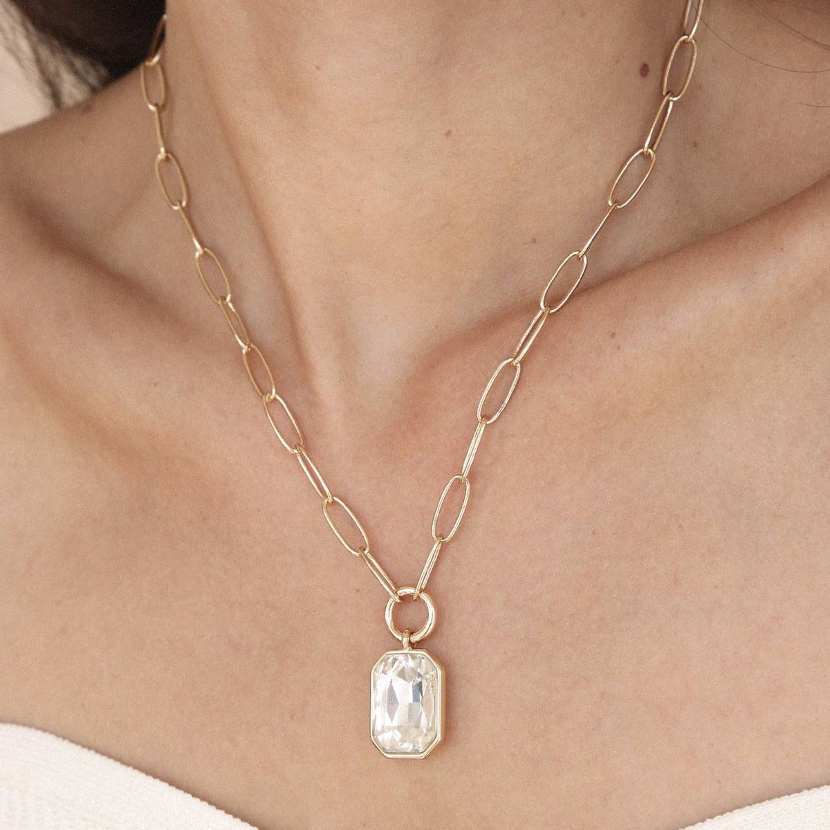 Deco Pendant Gold Necklace